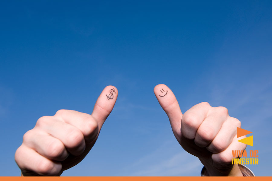 thumbs up with dollar and smile face in both thumbs
